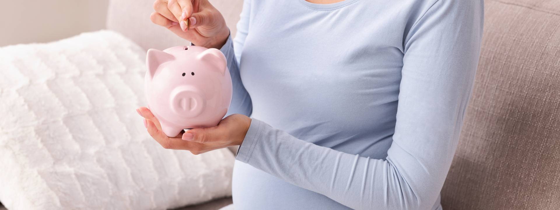 Une femme s'inquiète de sa situation financière